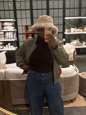 posh ambassador, ashley✨✨